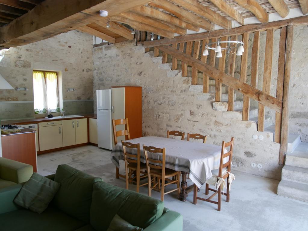 Gites De La Grande Ferme Avernes ภายนอก รูปภาพ