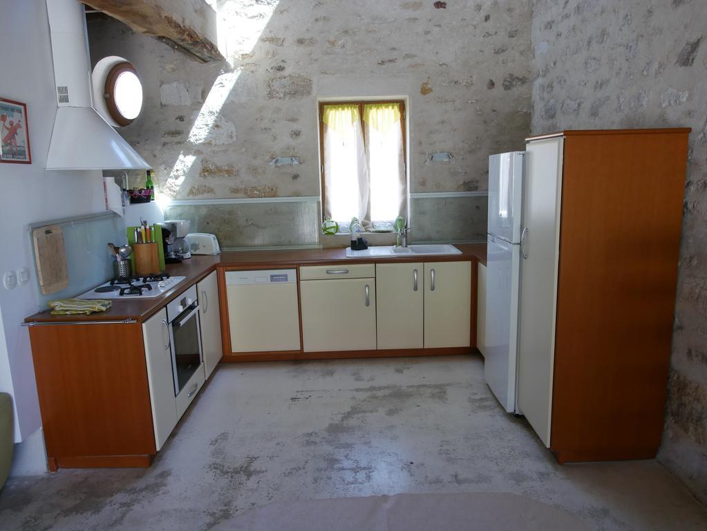 Gites De La Grande Ferme Avernes ภายนอก รูปภาพ